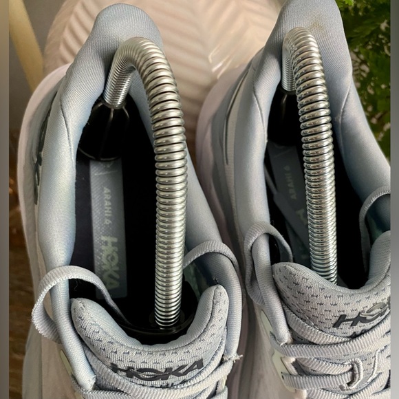 HOKA Women’s 8B Arahi 6 Running Sneaker Shoes - Picture 7 of 10